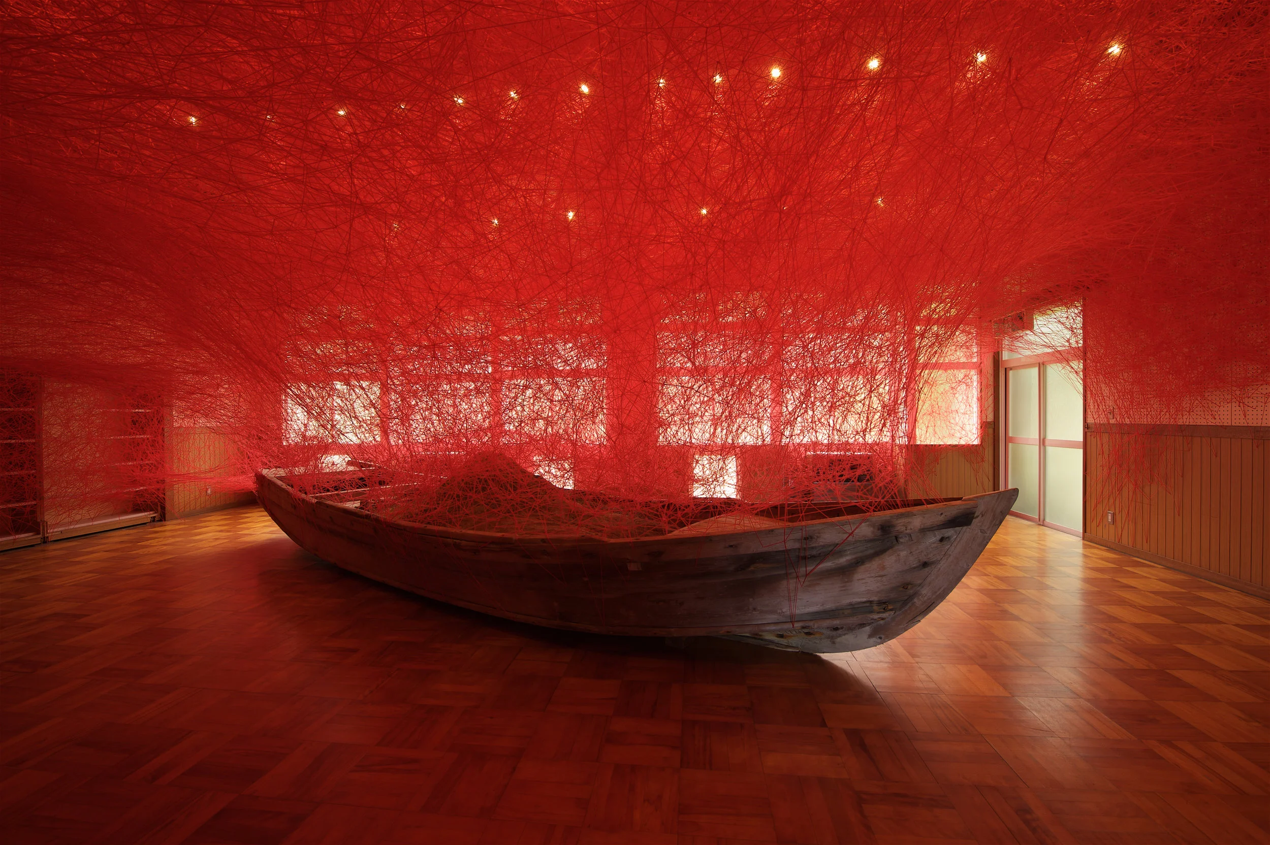 CHIHARU SHIOTA–塩田千春